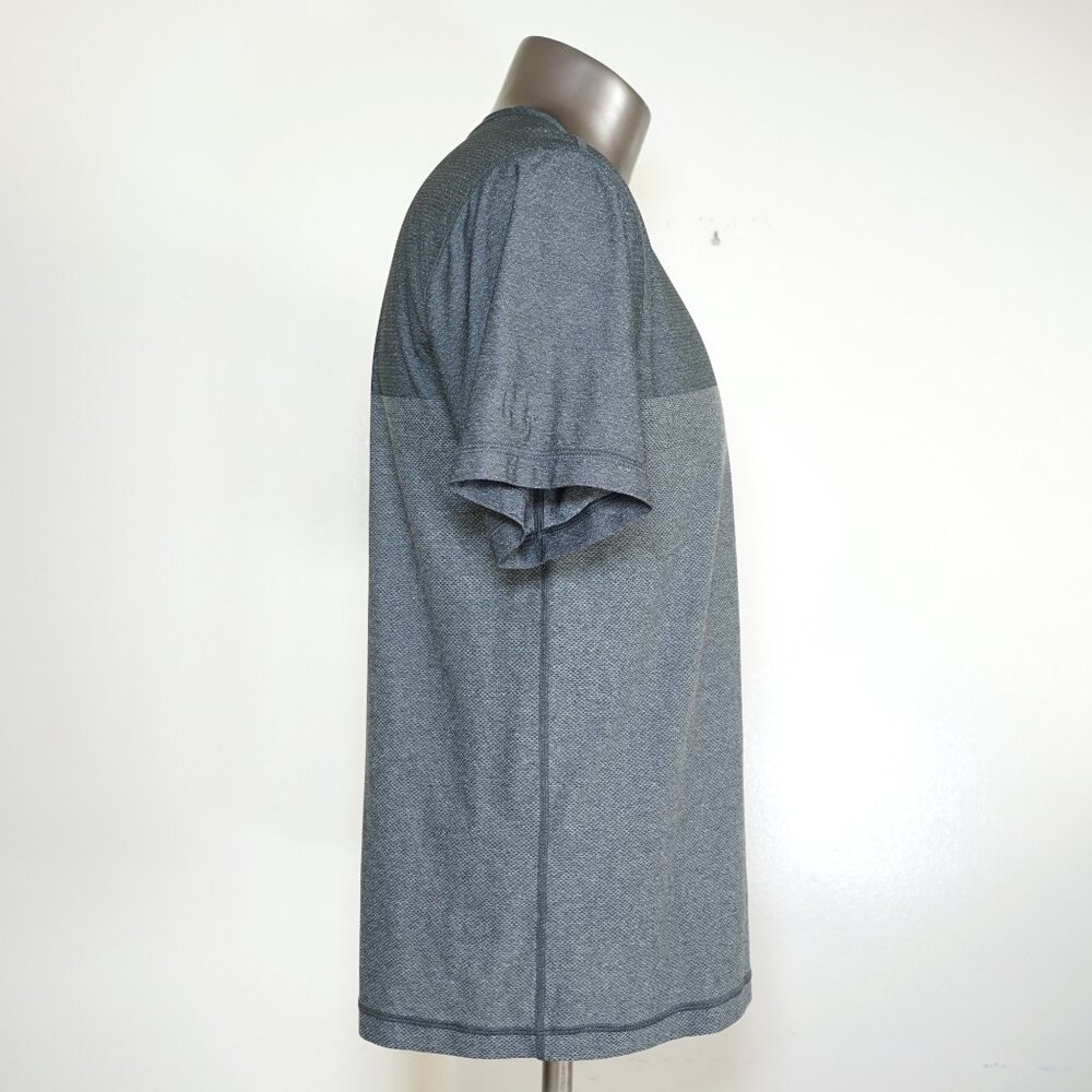 Vuori Men's Grandview Tech Shirt Size XL - Picture 2 of 5